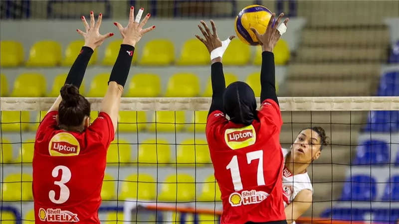 الليلة.. الأهلي يصطدم بسبورتنج.. والزمالك يواجه دلفي في نصف نهائي كأس مصر لسيدات الطائرة