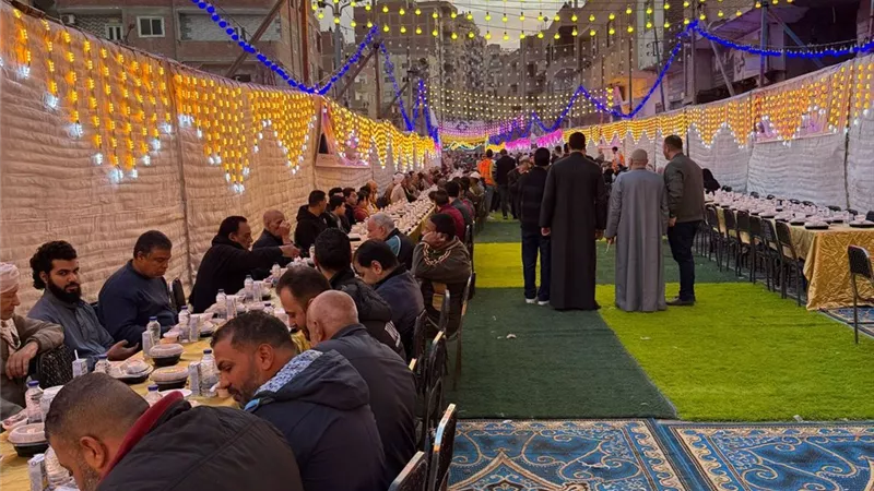 تسع 5 آلالاف مواطن.. الخصوص تستضيف أكبر مائدة إفطار مجمعة