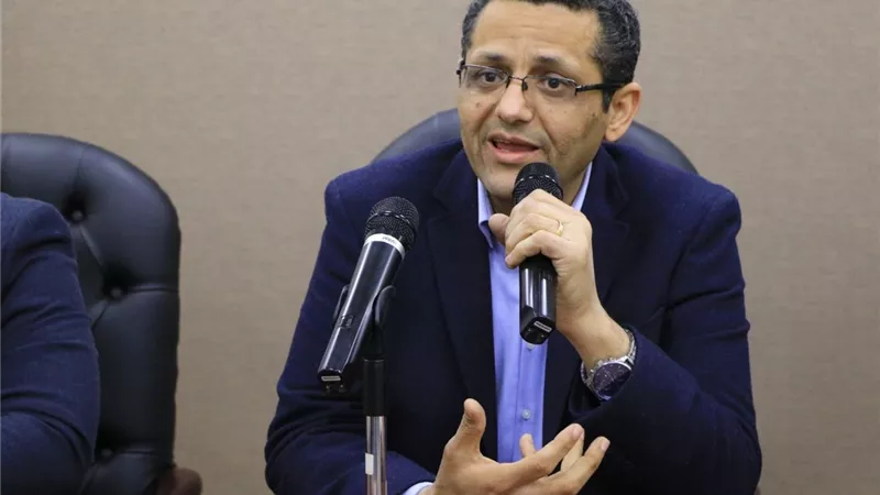 خالد البلشي يطالب الجهات المعنية بالإفراج عن المحبوسين احتياطيًا قبل العيد 