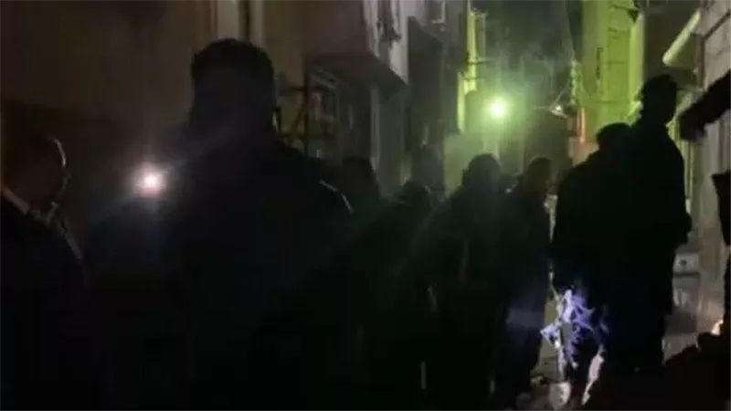 نجاة موظف وزوجته من الموت عقب انهيار المنزل عليهما بسوهاج 
