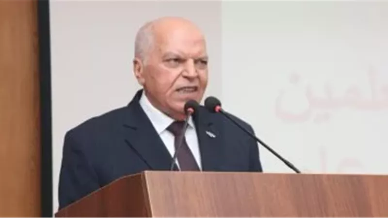 خلف الزناتي ينعى وفاة معلم بالشرقية إثر أزمة قلبية.. ويوجه بمساندة أسرته 