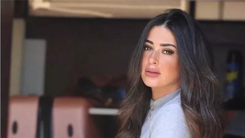 بعد حذف كل صورها مع زوجها..هل انفصلت ميرنا نور الدين عن زوجها؟