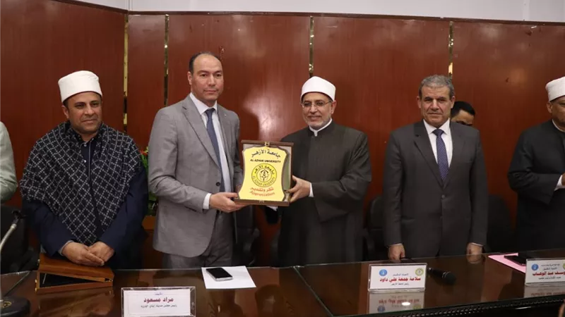 رئيس جامعة الأزهر يشارك احتفال كلية اللغة العربية بمناسبة تجديد اعتمادها بالبحيرة