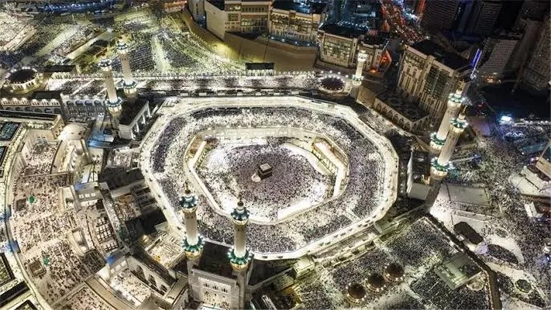 15 مليون ريال سعودي شهريًا.. تكلفة كهرباء المسجد الحرام تثير الدهشة