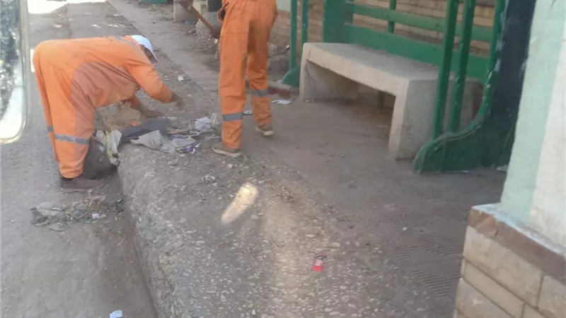 محافظ أسيوط: حملات نظافة مكثفة لرفع المخلفات وتسوية وتمهيد الطرق بمركزي صدفا والبداري