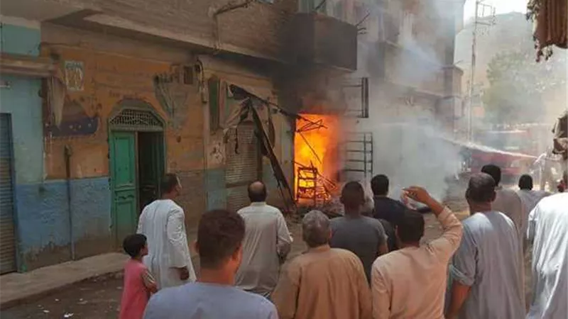 بسبب انفجار أسطوانة بوتاجاز.. إصابة شخص في حريق اندلع داخل مخبز بأسوان