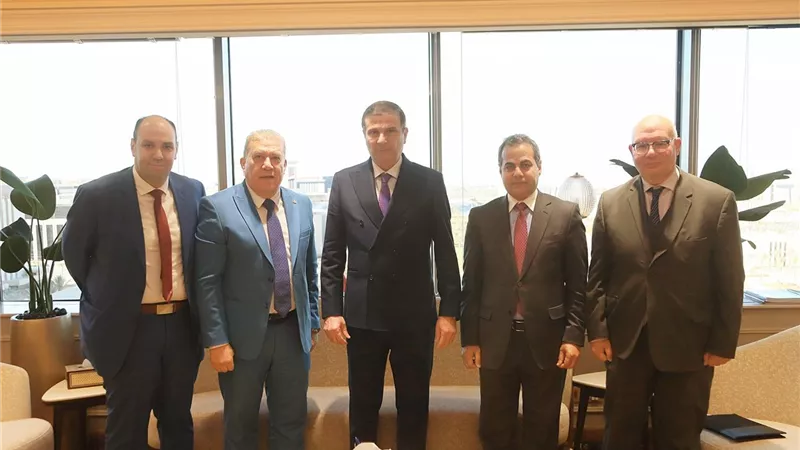 وزير الزراعة يبحث مع رئيس شركة ميفاك زيادة الإنتاجية من اللقاحات البيطرية