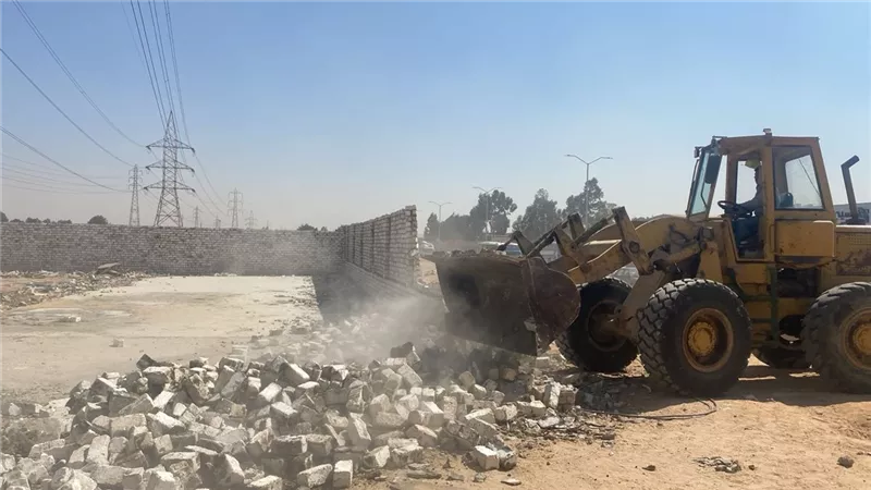 إزالة 20 حالة بناء مخالف على أملاك الدولة بمساحة 3700 متر في قنا
