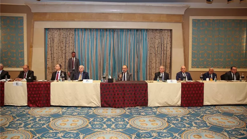 وزير قطاع الأعمال العام يكرم عددًا من الأمهات المثاليات ونماذج التميز من السيدات العاملات بالشركات التابعة