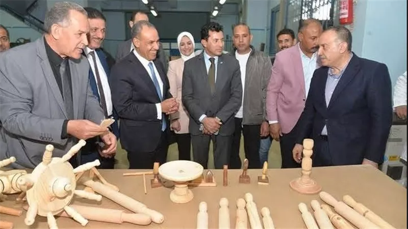 محافظ أسيوط يصطحب وزيرا الرياضة والخارجية لتفقد مدرستي ناصر العسكرية والثانوية الميكانيكية