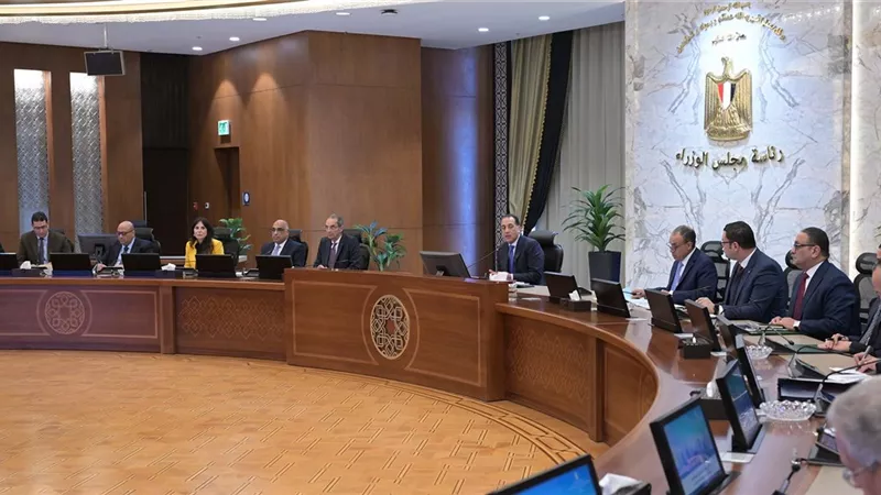 مجلس الوزراء يوافق على مشروع موازنة العام المالي الجديد ويقرر إحالته إلى مجلس النواب 