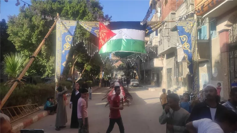أهالي مدينة العمال وسفينة ينظمون مائدة إفطار جماعي لـ 5 آلاف صائم |صور