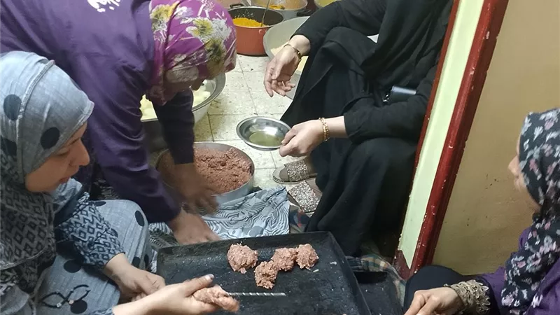 يستعد لإفطار ليلة القدر بـ3 آلاف وجبة.. مطبخ سيدات الخير بالقليوبية يواصل عمله للعام العاشر على التوالى