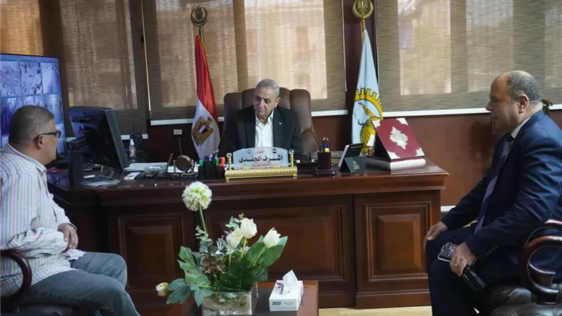 محافظ الغربية يبحث خطط تطوير الميادين والمناطق التراثية بالمحافظة