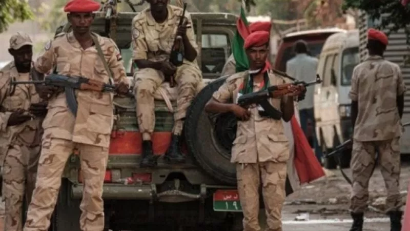 صحفي سوداني: قوات الدعم السريع تتبع تكتيك الهجوم المكثف بصورة موحدة |فيديو