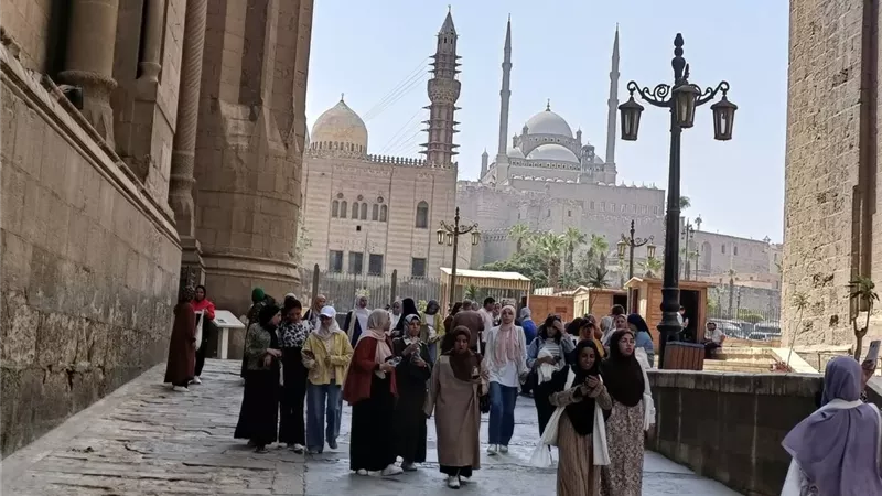 الرفاعي والسلطان حسن في ثالث الزيارات التثقيفية لملتقى المرأة الحدودية