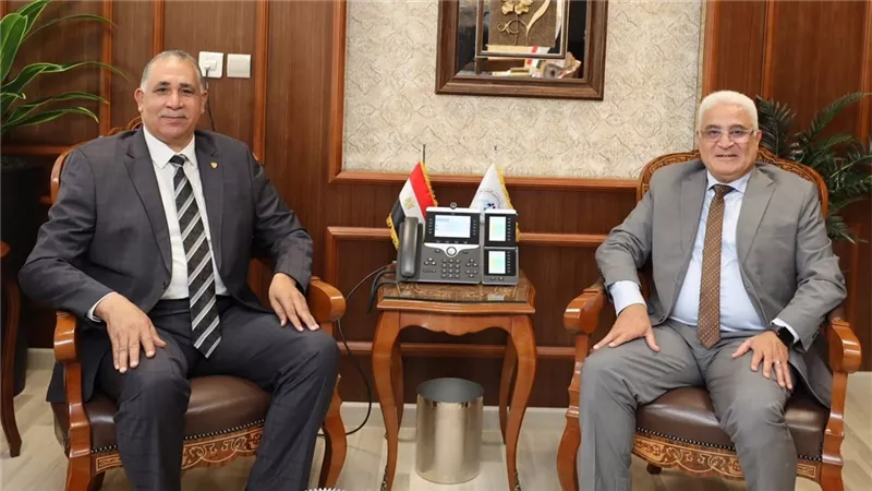 اللواء جمال عوض يلتقي نقيب المحامين لبحث ملف التأمينات الاجتماعية