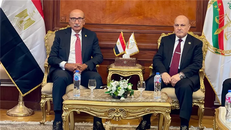 رئيس القضاء الأعلى يهنئ المستشار الشناوي بتوليه رئاسة النيابة الإدارية
