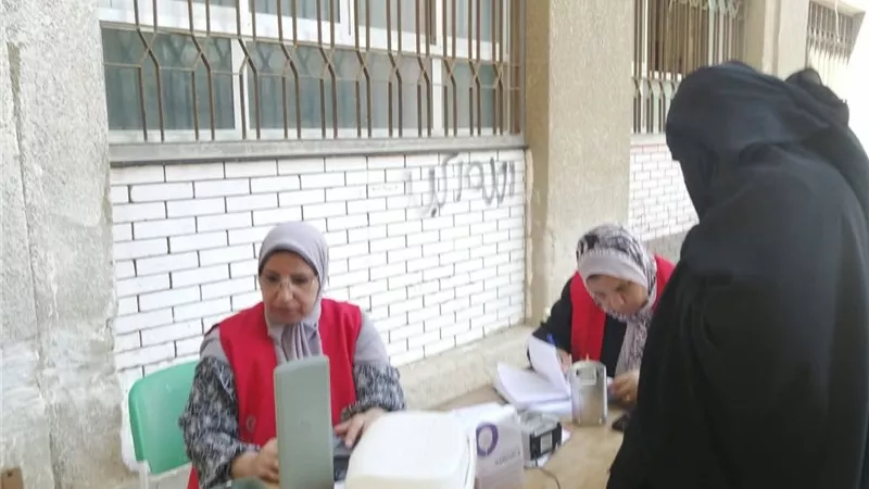 «100 يوم صحة» في السويس: التوعية والكشف المبكر لأمراض الضغط والسكر مجاناً