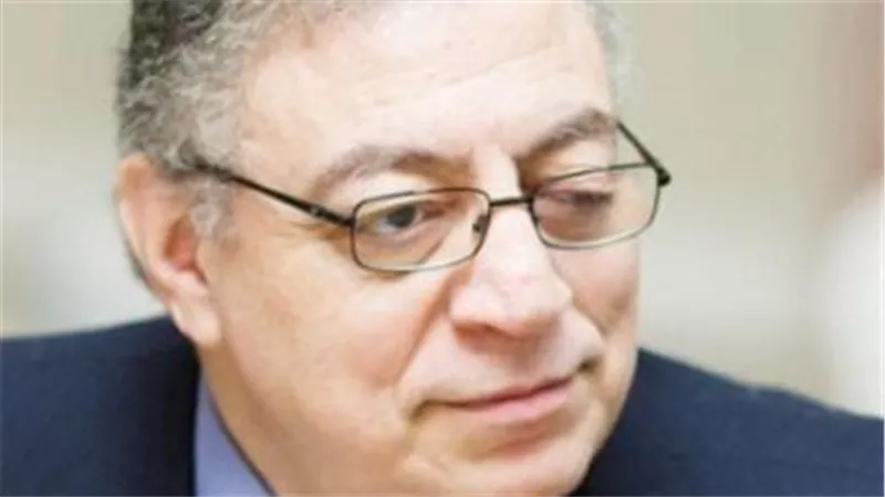 خبير اقتصادي يوضح الفارق بين الدين الخارجي ونسبة الدين العام