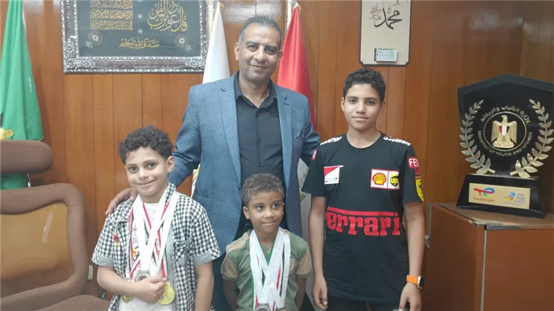 تكريم أصغر لاعبين بالقليوبية يحصلان على بطولة كأس مصر في الكيك بوكس
