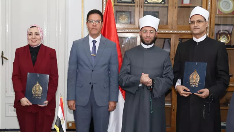 وزير الأوقاف ورئيس جامعة بنها يوقعان بروتوكول تعاون مشترك