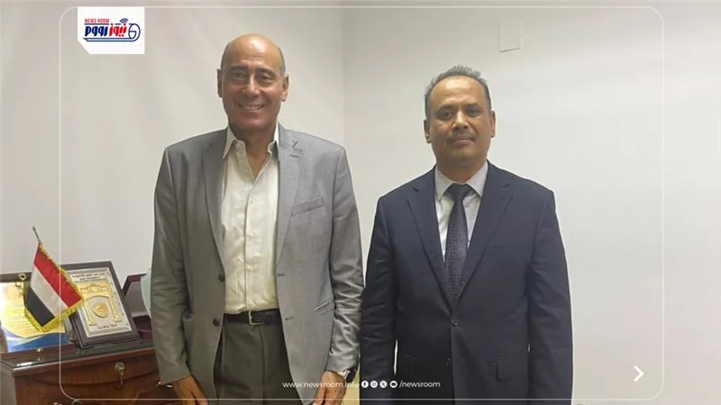 رئيس جامعة المنيا يجري اتصالًا هاتفياً بالمستشار الثقافي اليمني لبحث التعاون 
