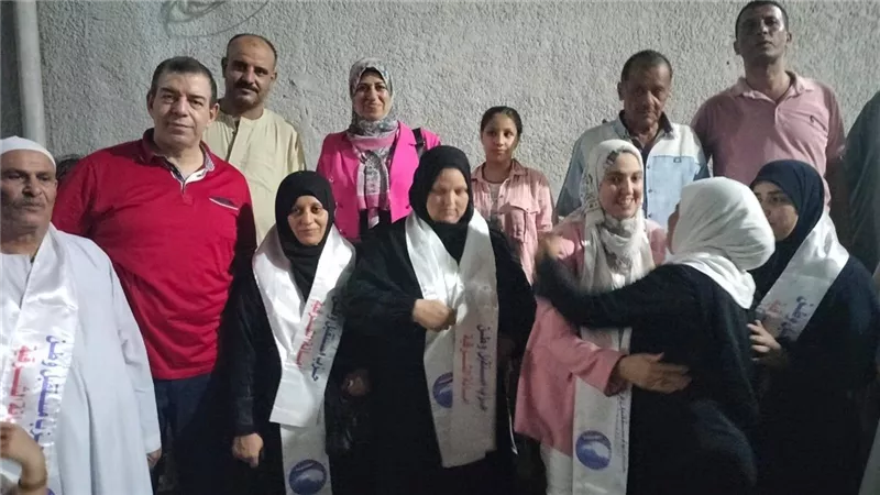 “مستقبل وطن” بالشرقية يقدم 14 رحلة عمرة مجانية هدية | صور