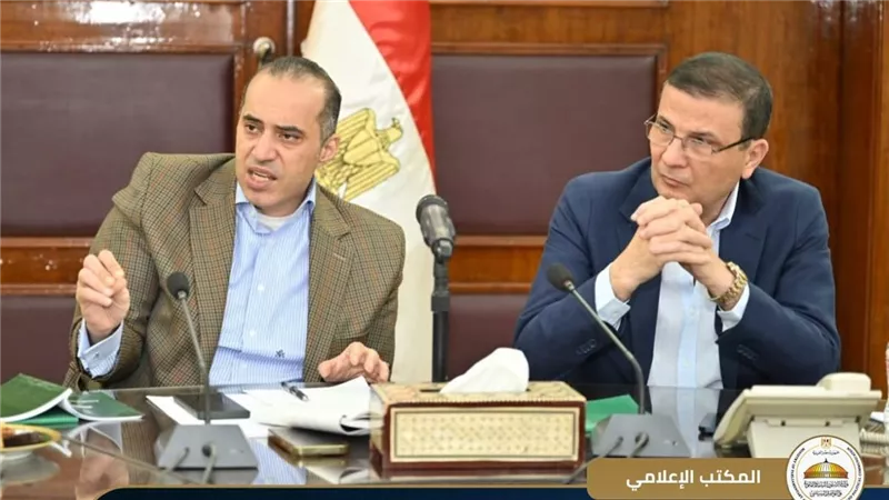 فوزي ووزير الزراعة يؤكدان على دور الجمعيات التعاونية في النهوض بالزراعة 