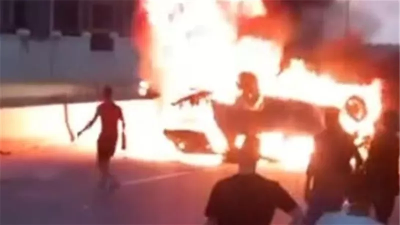 العربية ولعت.. مصرع 4 أشخاص وإصابة آخر في انقلاب سيارة بطريق مطروح الإسكندرية