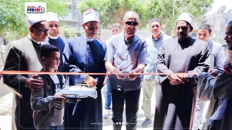 محافظ المنيا يفتتح مسجد العبور ويؤدي صلاة الجمعة وسط الأهالي
