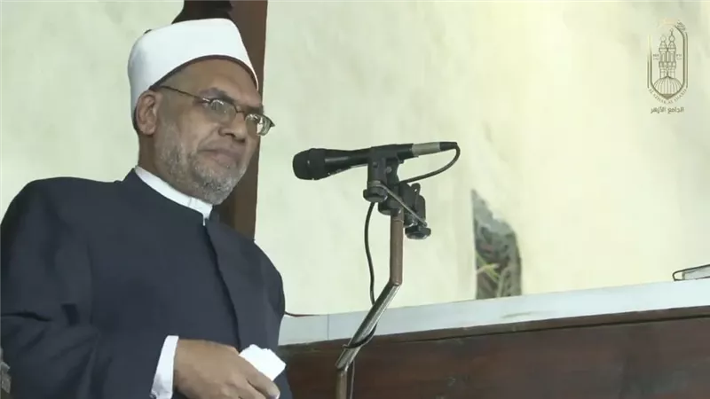  يد الله مع الجماعة..  خطيب الجامع الأزهر يحذر من التشتت والتمزق