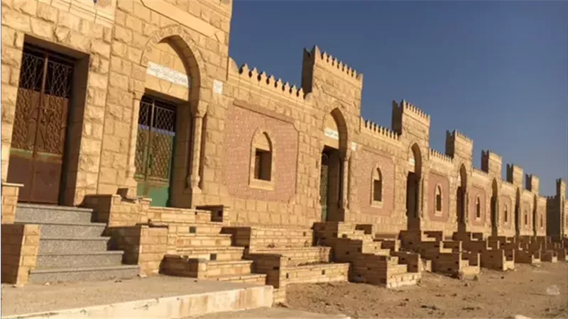 هل يجوز شرعًا بناء مصلى (مسجد) للسيدات أعلى المدفن؟.. الإفتاء توضح