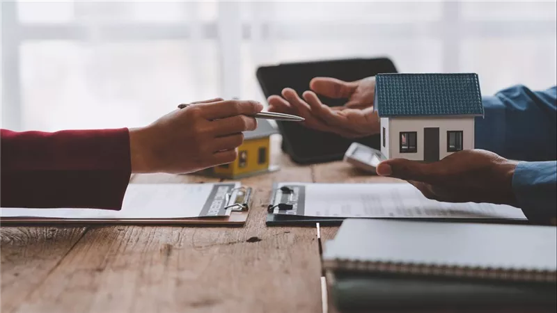 حكم تقاضي السمسار عمولة من البائع دون علم المشتري.. الإفتاء توضح