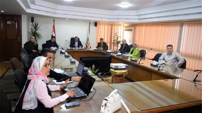 بحوث المياه يعقد اجتماعًا لتعزيز إدارة الموارد المائية وحماية السدالعالي