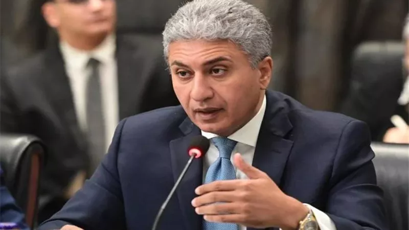 شريف فتحي يحسم الجدل: لا تساهل مع انتهاك حقوق الملكية للمتحف المصري الكبير
