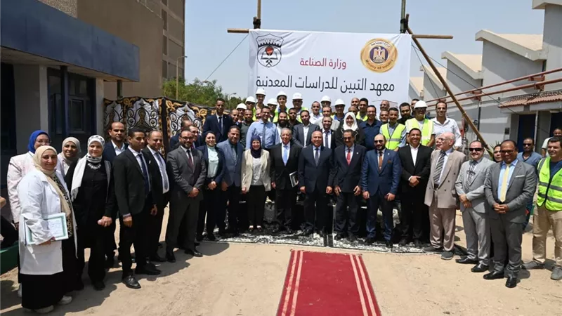 كامل الوزير: مصر تتمتع بكافة المقومات للنهوض بصناعة الملابس الجاهزة