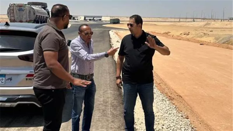 رئيس جهاز مدينة سفنكس الجديدة يتفقد مشروعات الطرق والمرافق
