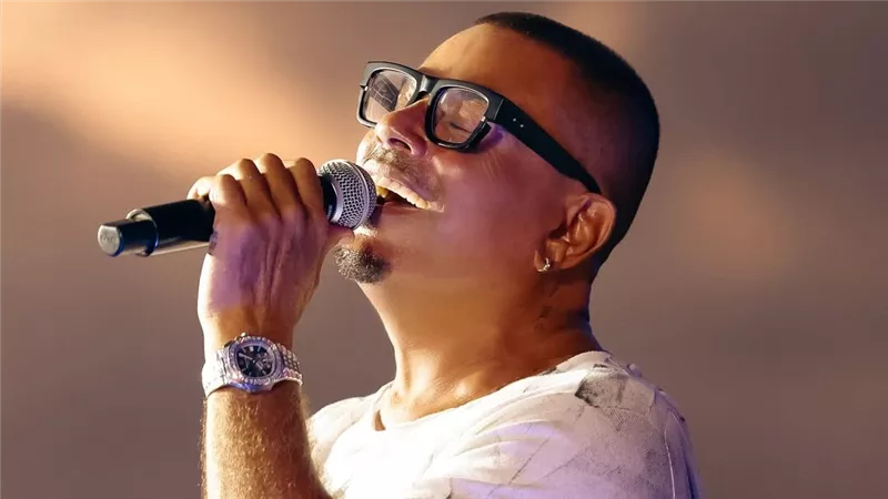 عمرو دياب ينشر صور من حفله بالساحل الشمالي: ليلة تاريخية