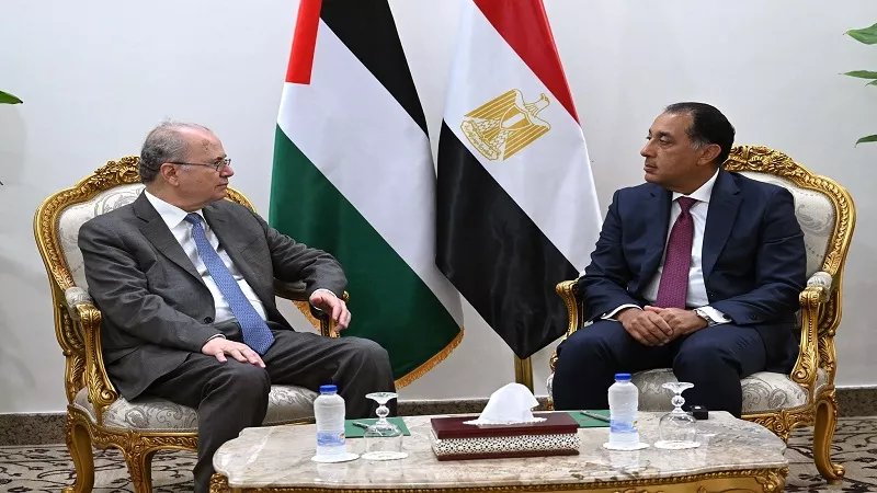 محمد أبو الرب: زيارة رئيس الوزراء الفلسطيني لمصر تحمل رسائل دعم لغزة|فيديو  
