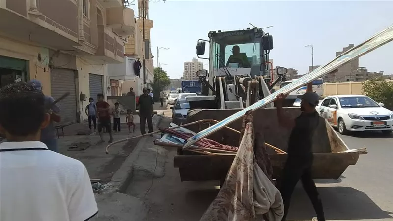 حملة إزالة التعديات واستعادة الانضباط بحي الأربعين في محافظة السويس 