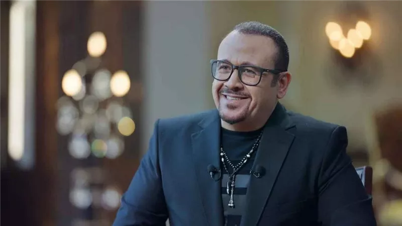 «كنت بحفظ أغانيه عن ظهر قلب».. هشام عباس يودع هاني شنودة بكلمات مؤثرة