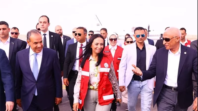 وزيرة التضامن تصل العريش رفقة وزير الخارجية ورئيس الوزراء الفلسطيني