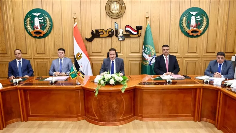 محافظ المنوفية يترأس مجلس إدارة المنطقة الصناعية بقويسنا ويؤكد دعمه الدائم لهم