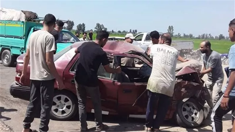 مصرع سيدة وإصابة 5 في تصادم مروع بين سيارتين بالدقهلية
