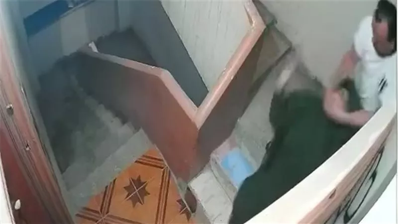 زوجها مسافر وبتتهان من 15 سنة.. القصة الكاملة لواقعة سحل سيدة الشرقية