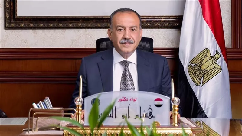 محافظ أسيوط يرفع حالة الطوارئ تحسباً لنشاط الرياح المثيرة للأتربة والرمال