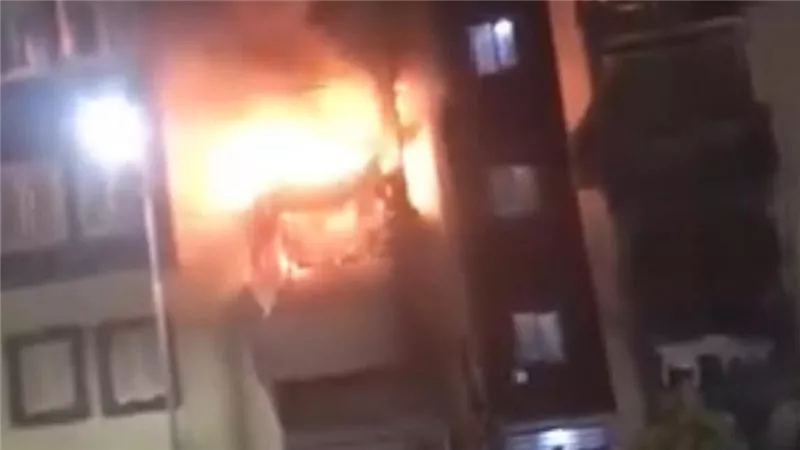 اندلاع حريق داخل منزل في أبو النمرس.. والحماية المدنية تتدخل 
