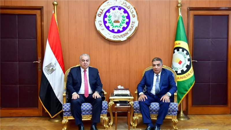 للتنسيق والتعاون .. محافظ الدقهلية يستقبل مدير الأمن بمكتبه بديوان عام المحافظ