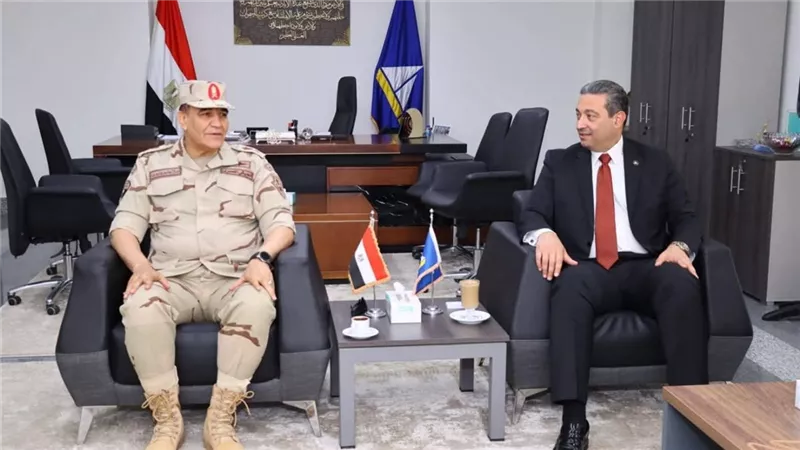 محافظ دمياط يبحث مع مساعد رئيس العمليات خطط التدريب المشترك صقر 153